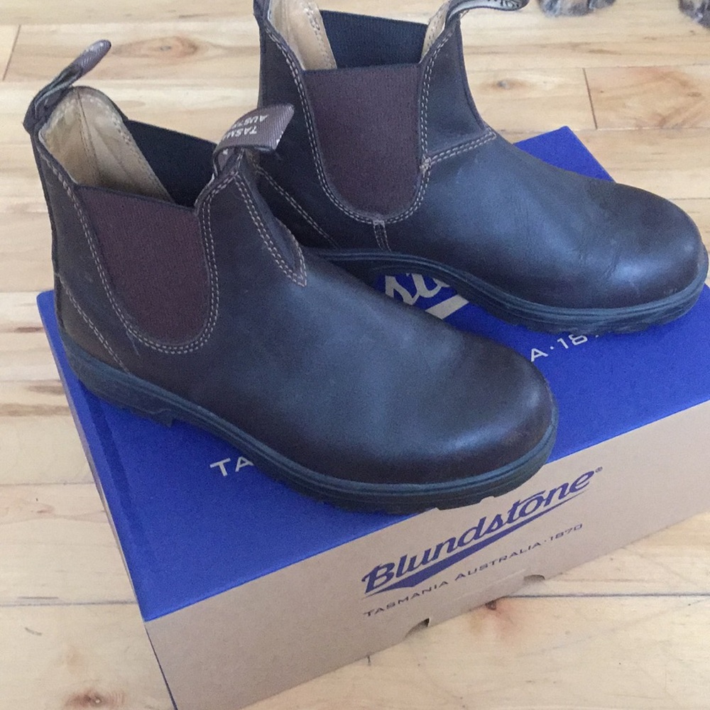 Blundstone Chelsea Boot style #550 Walnut Brown